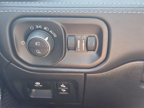 Used 2023 RAM 1500 Limited w/ Body Color Bumper Group image 30