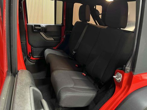 Used 2015 Jeep Wrangler Unlimited Sport w/ Quick Order Package 24S AWD/4WD image 28
