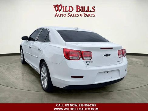 Used 2015 Chevrolet Malibu LT FWD image 3
