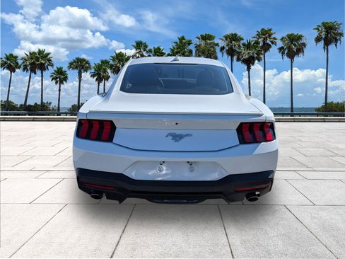 Used 2024 Ford Mustang Premium image 7