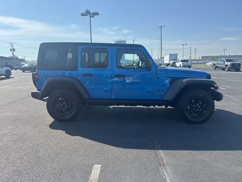 Used 2023 Jeep Wrangler Unlimited w/ Cold Weather Group AWD/4WD image 4