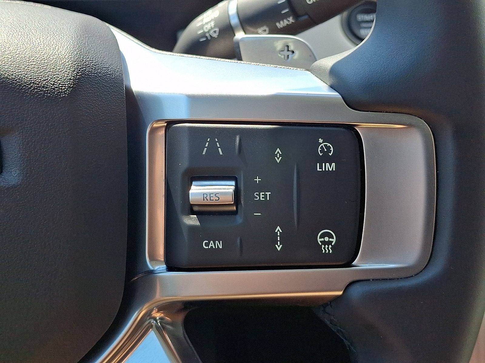 Used 2026 Land Rover Discovery S AWD/4WD image 24