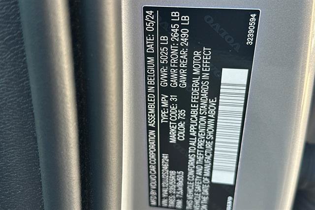 Certified 2025 Volvo XC40 B5 Core AWD/4WD image 34
