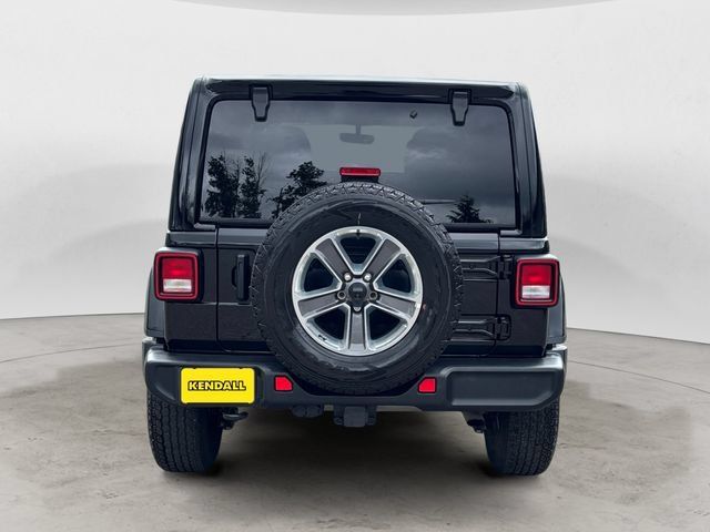Used 2021 Jeep Wrangler Unlimited Sahara w/ Uconnect 4C Nav & Sound Group AWD/4WD image 4