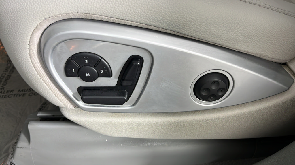 Used 2011 Mercedes-Benz ML 350 2WD image 38
