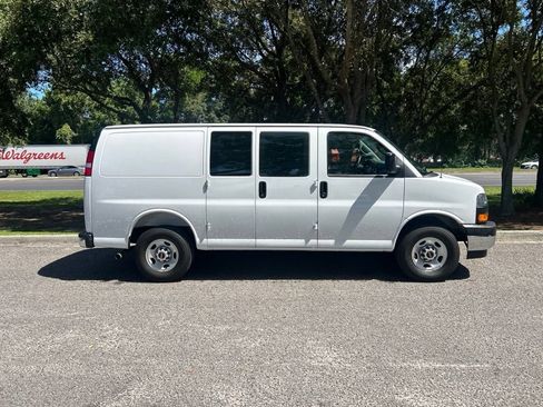 Used 2025 GMC Savana 2500 w/ Driver Convenience Package RWD image 5