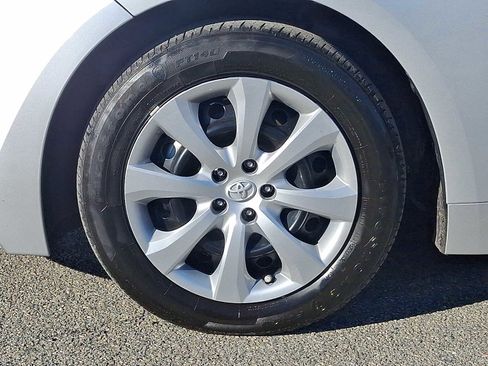 Used 2023 Toyota Corolla LE image 11