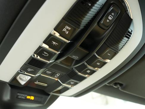 New 2026 Porsche Macan AWD/4WD image 34