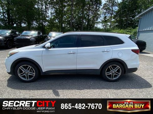 Used 2017 Hyundai Santa Fe FWD image 8