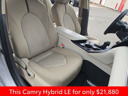 Used 2020 Toyota Camry LE image 16