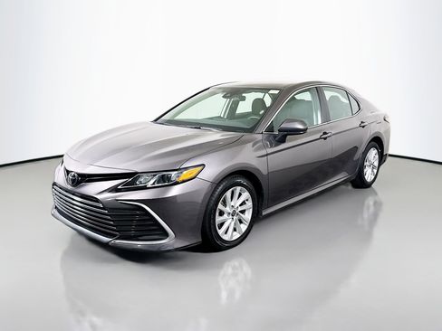 Used 2023 Toyota Camry LE FWD image 4