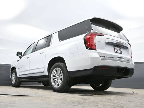 Used 2023 GMC Yukon XL SLT w/ SLT Luxury Package AWD/4WD image 44