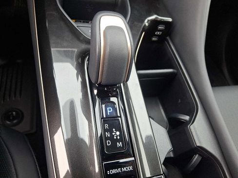 Certified 2025 Toyota Crown Platinum image 18