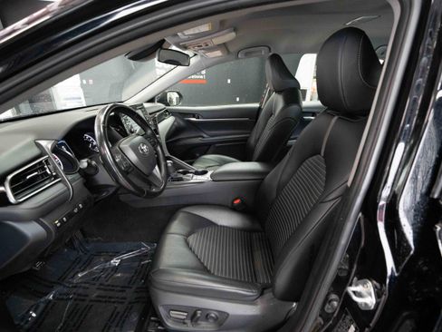 Used 2024 Toyota Camry SE image 9