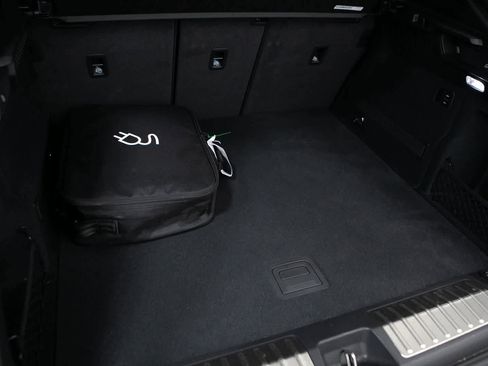 Certified 2025 Porsche Macan 4S Electric image 31