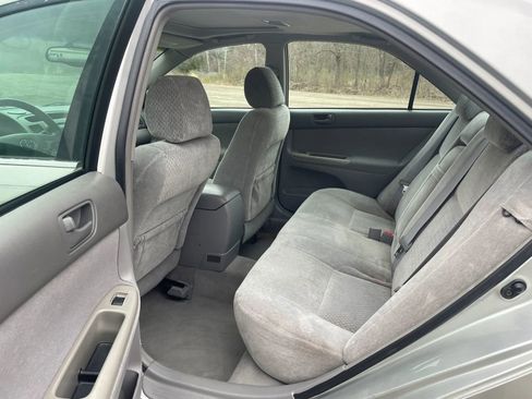 Used 2004 Toyota Camry LE FWD image 7