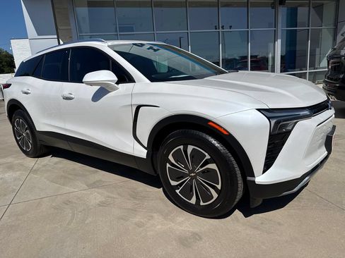 Used 2024 Chevrolet Blazer EV LT AWD/4WD image 7