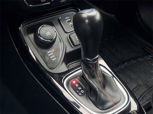 Used 2020 Jeep Compass Limited image 28