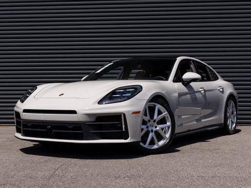 Used 2025 Porsche Panamera 4 image 1