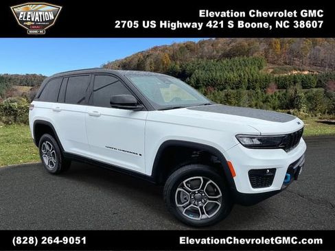 Used 2023 Jeep Grand Cherokee Trailhawk image 1