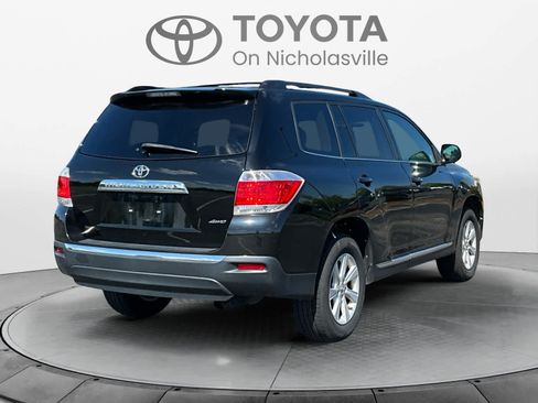 Used 2013 Toyota Highlander Plus AWD/4WD image 5