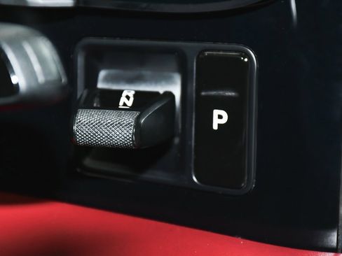 Used 2022 Porsche Taycan image 28