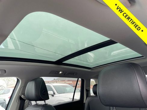 Used 2021 Volkswagen Tiguan SE w/ Panoramic Sunroof Package AWD/4WD image 15