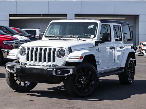 Used 2023 Jeep Wrangler Unlimited Sahara AWD/4WD image 1