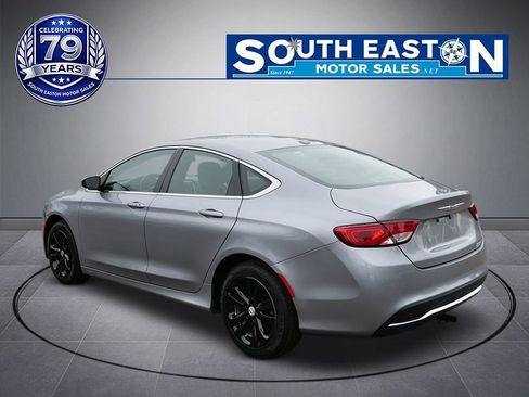 Used 2016 Chrysler 200 Limited w/ Convenience Group FWD image 5