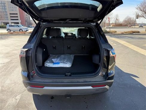 Used 2025 Chevrolet Equinox LT image 6