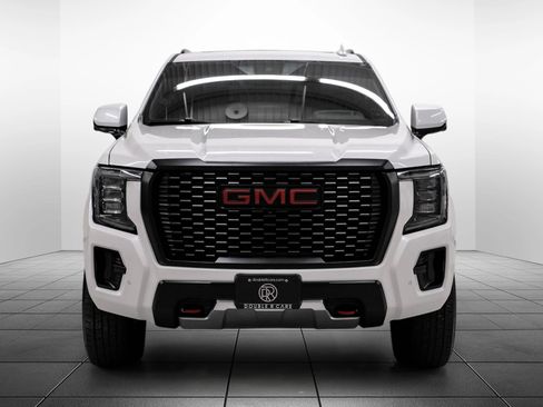 Used 2023 GMC Yukon AT4 w/ AT4 Premium Package AWD/4WD image 6