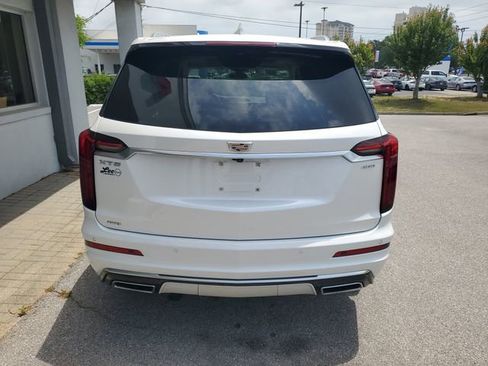 Used 2025 Cadillac XT6 Premium Luxury AWD/4WD image 9