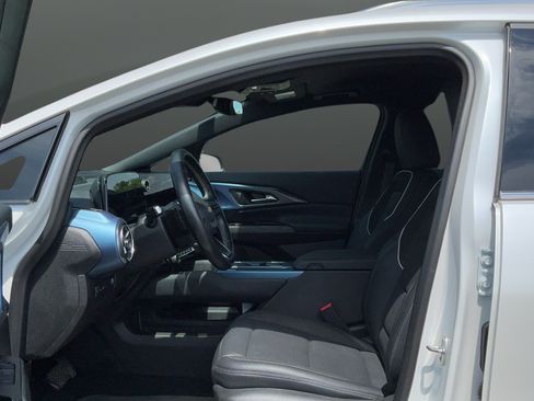 Used 2024 Chevrolet Equinox EV LT FWD image 17