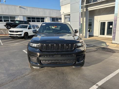 New 2025 Jeep Grand Cherokee L Altitude image 7
