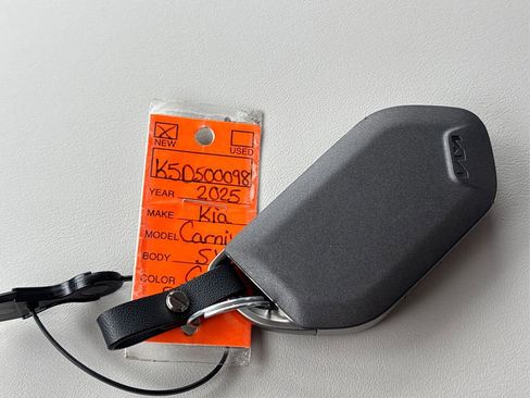 New 2025 Kia Carnival SX Prestige image 32