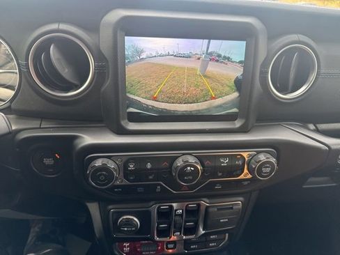 Used 2022 Jeep Wrangler Unlimited Rubicon 4xe w/ Cold Weather Group image 10