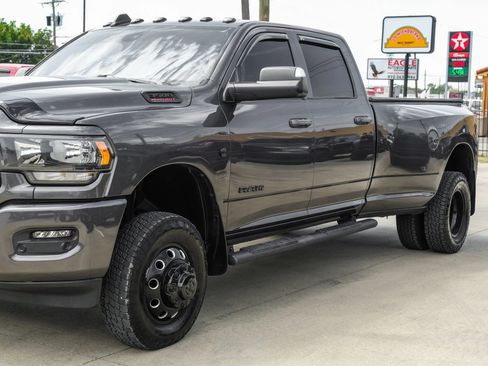 Used 2021 RAM 3500 Big Horn w/ Night Edition AWD/4WD image 11