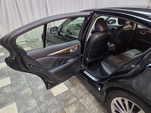 Used 2019 INFINITI Q50 Luxe w/ Essential Package (3.0T Luxe) AWD/4WD image 11