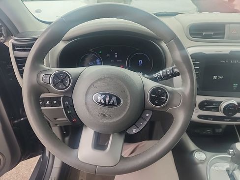 Certified 2017 Kia Soul EV + w/ Sun & Fun Package FWD image 20