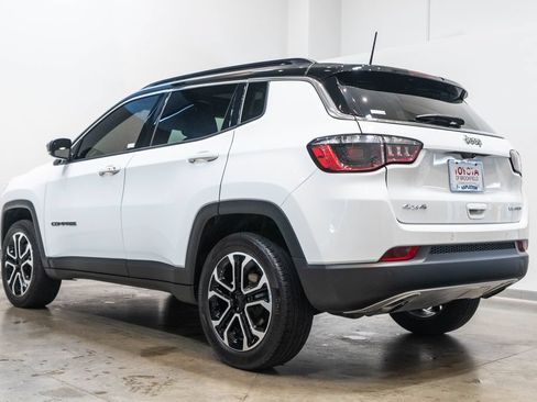 Used 2023 Jeep Compass Limited w/ Sun and Sound Group AWD/4WD image 7