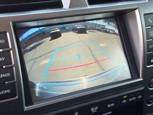 Used 2017 Lexus GX 460 Premium w/ Premium Package image 13