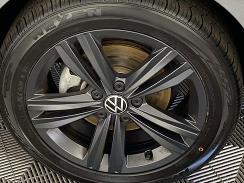 Used 2022 Volkswagen Jetta SE w/ Panoramic Sunroof Package image 24