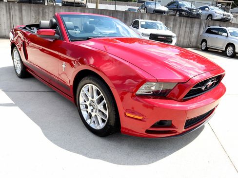 Used 2013 Ford Mustang Premium image 9
