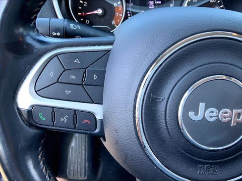Used 2018 Jeep Compass Latitude AWD/4WD image 24