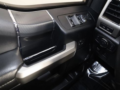 Used 2019 Ford F150 Lariat image 28