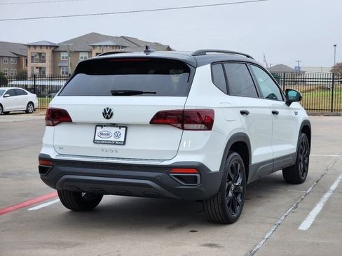 New 2024 Volkswagen Taos SE image 3