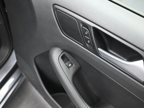 Used 2014 Volkswagen Jetta SE FWD image 29