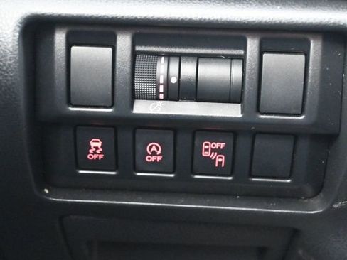 Used 2020 Subaru Crosstrek 2.0i Premium w/ Moonroof Package 2 image 25