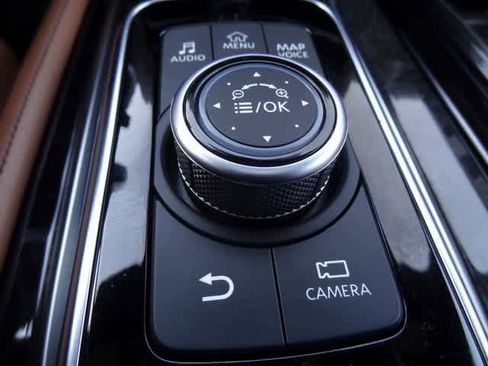 Used 2024 INFINITI QX80 Sensory image 32