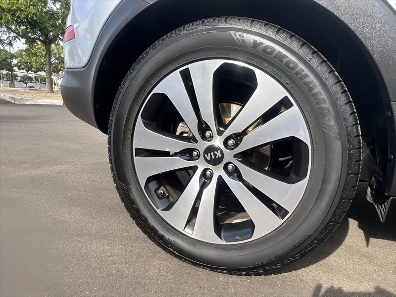 Used 2011 Kia Sportage EX AWD/4WD image 3